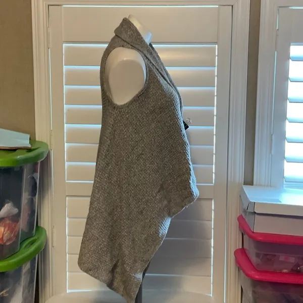 Old Navy Women's Gray Open Front Poncho - Image 2