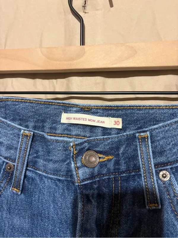 Levi’s high waisted, Mom jeans - Image 2