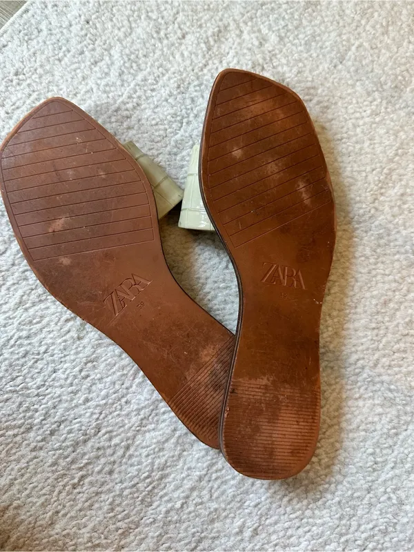 Zara Cream Croc Embossed Slide Sandals Size 39 / 8 - Image 5