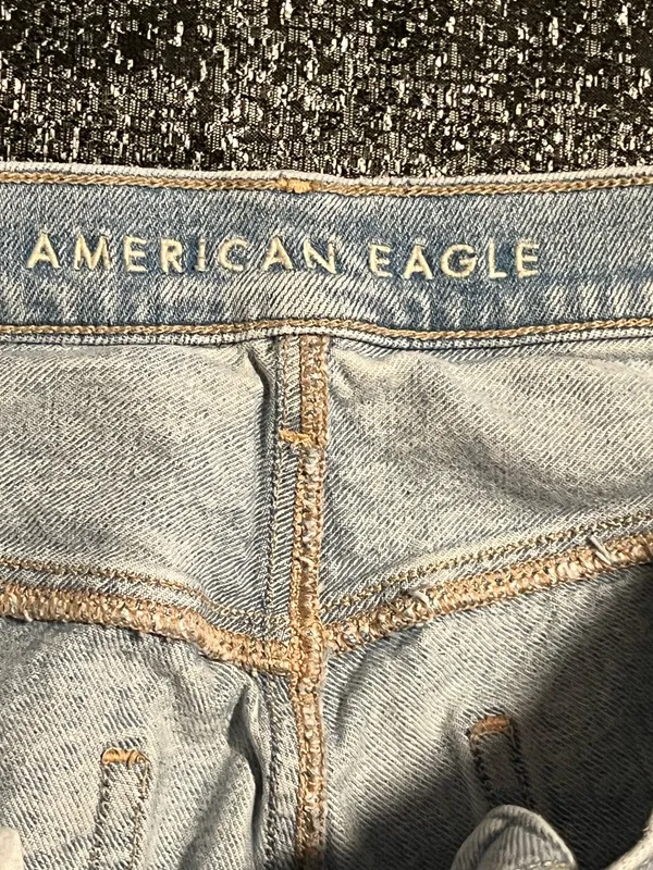 Womens 14 American Eagle Light Wash Distressed Straight Leg Jeans - Image 9