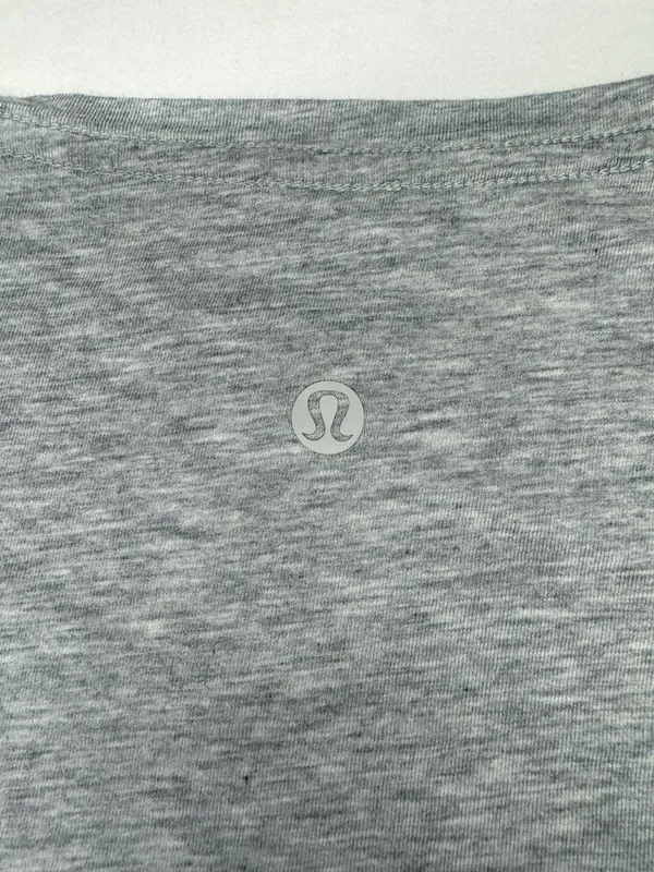 Love Tee V-Neck - Image 4