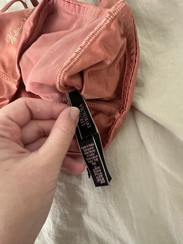 Vintage Victoria's Secret Bra - Image 3