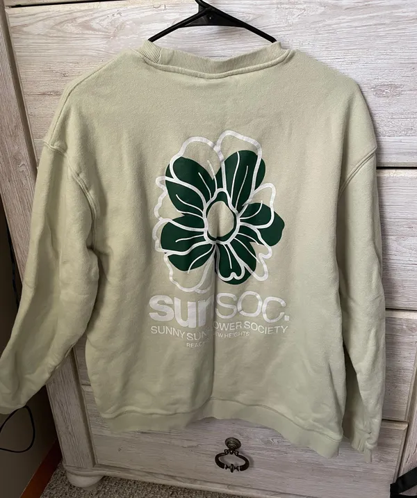H&M Light Green Crewneck - Image 3
