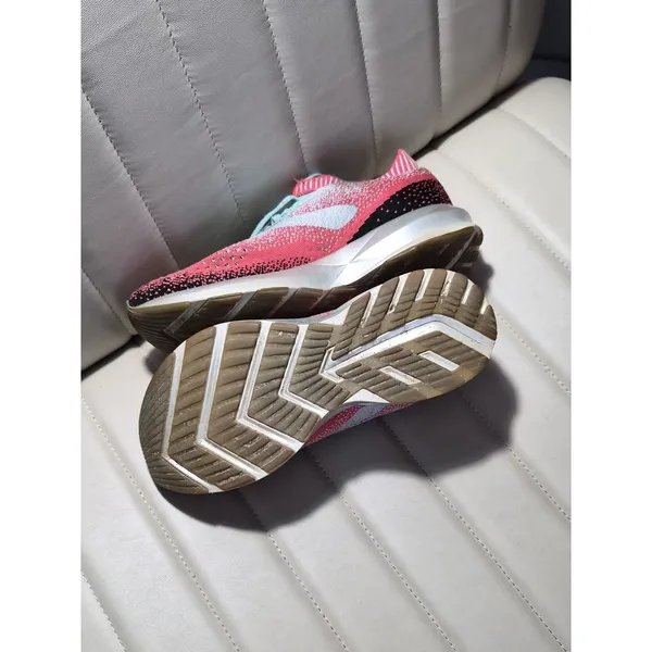 Brooks Women's Pink and Blue Trainers - Image 3