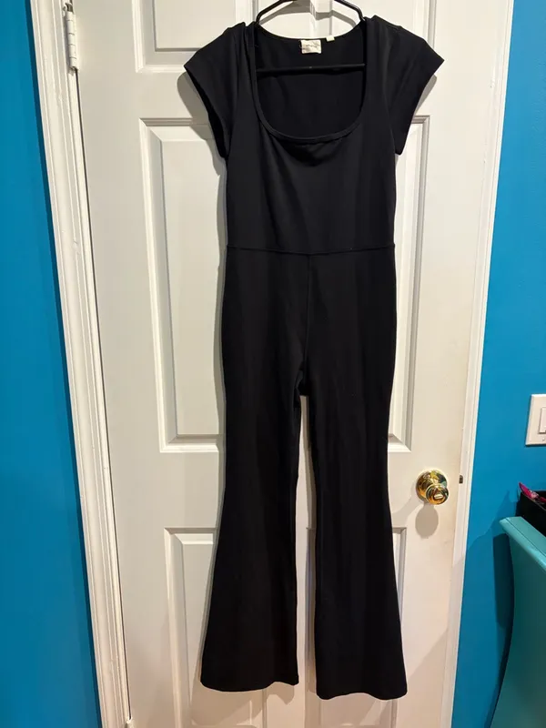 Aritzia Wilfred Theodora Flare Jumpsuit black sz M minimalist - Image 3