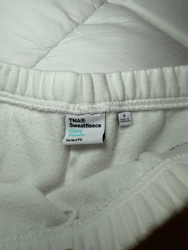 Aritzia TNA Shorts - Image 5