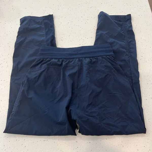 Lululemon Beyond the‎ Studio Crop Pants Navy Size 2 - Image 5