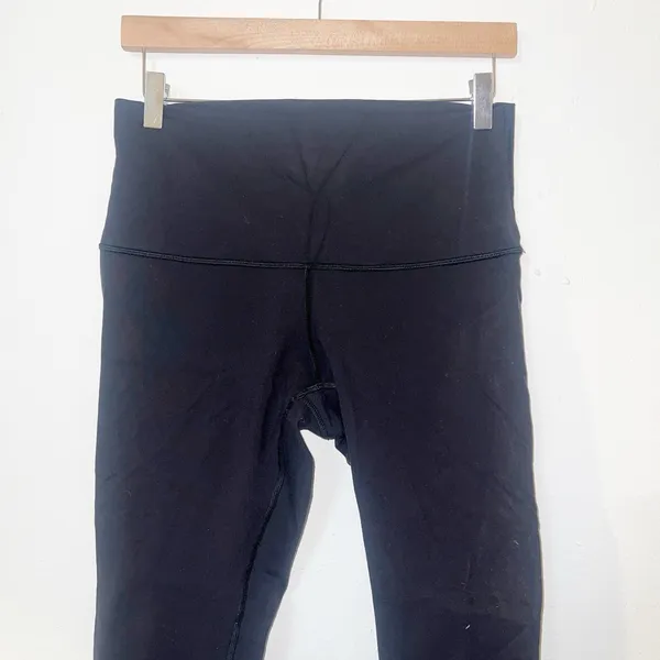 Lululemon women’s black cropped high waisted leggings - Image 2