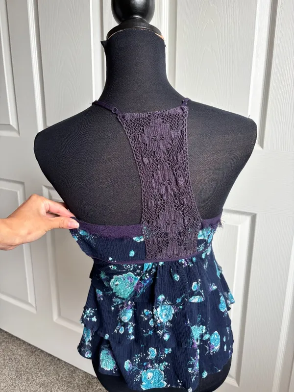 Free People floral lace-back cami top size 2 - Image 5