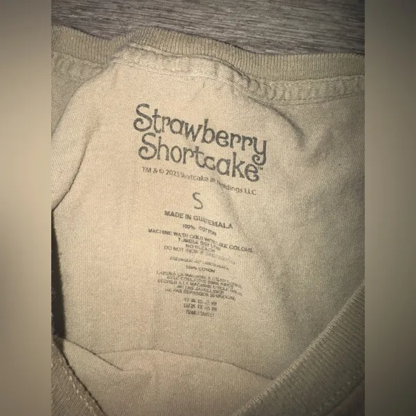 Strawberry shortcake 2023 graphic tee Green - Image 3