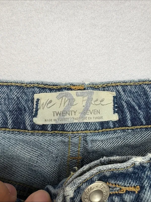 We the Free size 27 Relaxed Fit Distressed Denim Jeans blue straight leg crop - Image 2