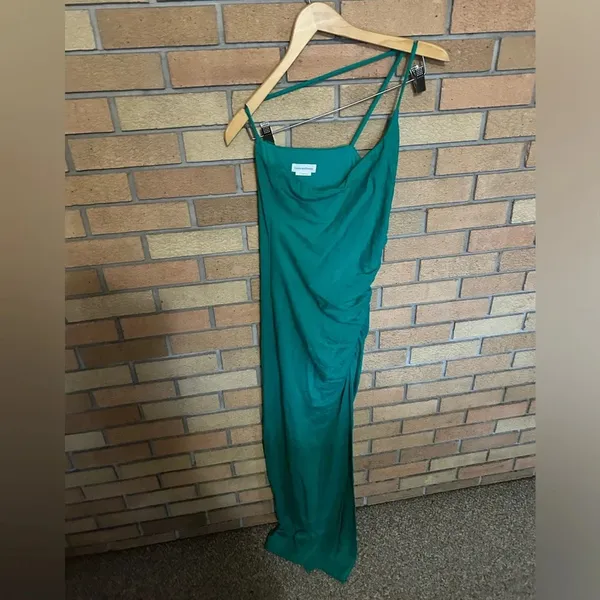 Lover and Friends Nami Maxi Dress in Seaglass Green Slit Ruched Size Small - Image 4