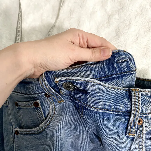 NWT Abercrombie & Fitch Curve Love The 90s Slim Straight Jeans 27/4 Short - Image 6