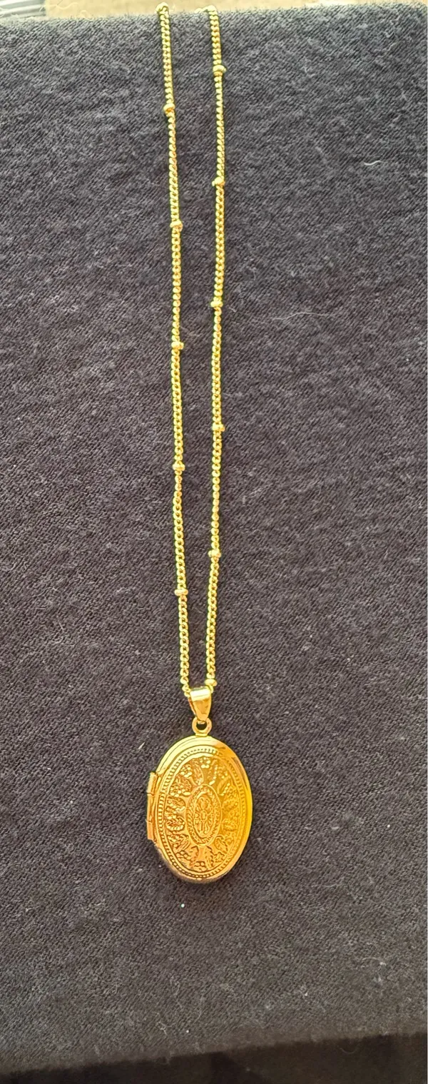 Gold Locket Handmade Vintage Heart Necklace - Image 2