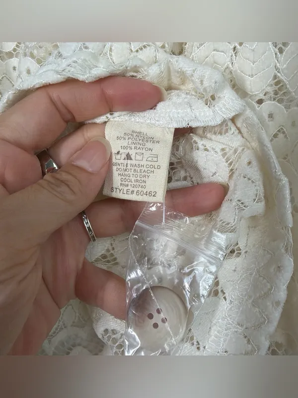 Mystree Lace Jacket Top Ivory Scalloped Button Down Size Medium NWT - Image 5