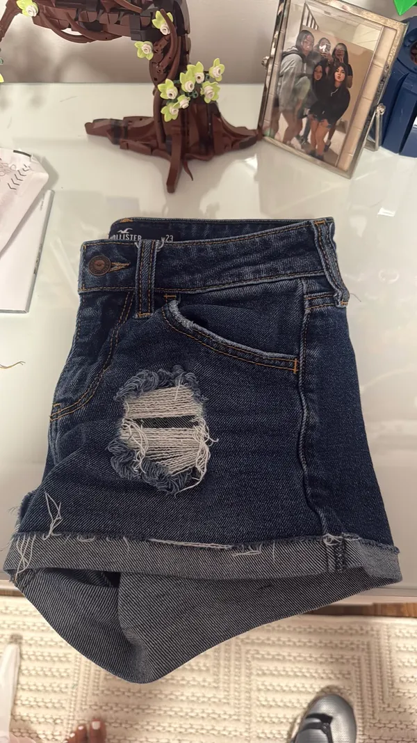 Hollister Jean Shorts - Image 4