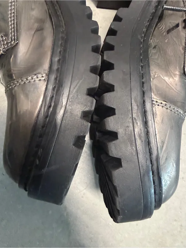 DKNY Black Patent Leather Combat Boots Lace Up Buckle Women’s 8 - Image 4