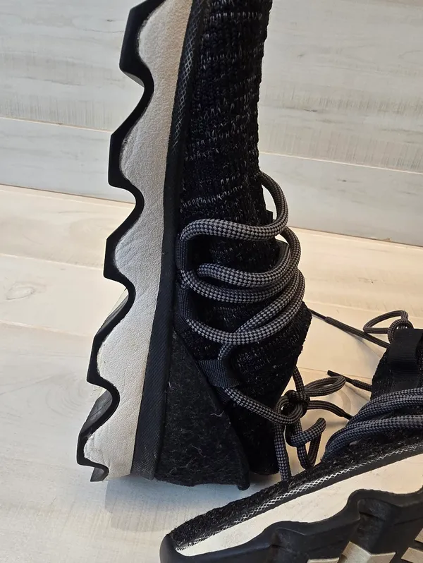 {10} SOREL Kinetic 5.5 Knit Lace Up Low Top Sneaker Women's Gray Black - Image 10