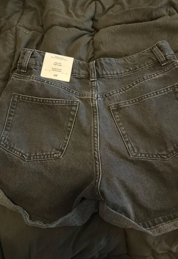 H And M Mom Fit High Waist Black Shorts - Image 2