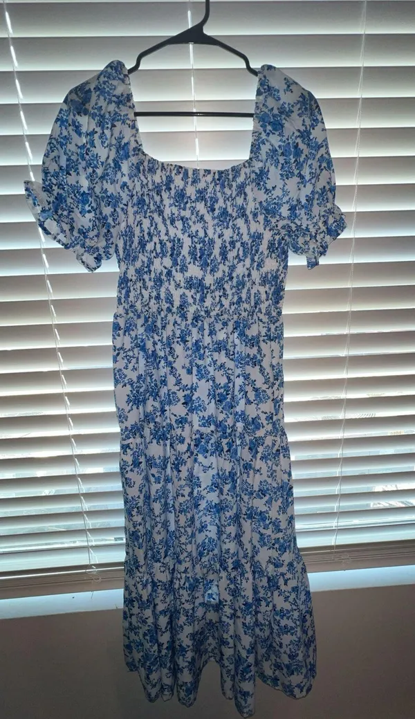 White and blue floral dress - Image 2
