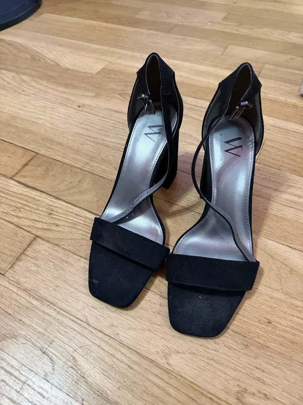 Worthington Heels Black 7.5 - Image 4