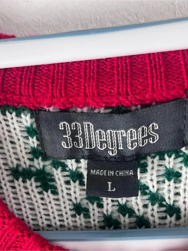 33 DEGREES Llama Scarf Pom Pom Hat Graphic Unisex Christmas Sweater Size Large - Image 3