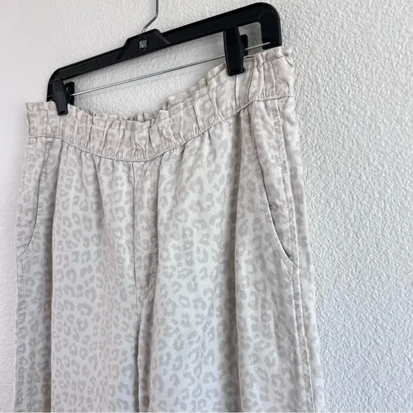 GAP Women's High Waisted Pull On‎ Paper Bag Leopard Print Pants - Image 2