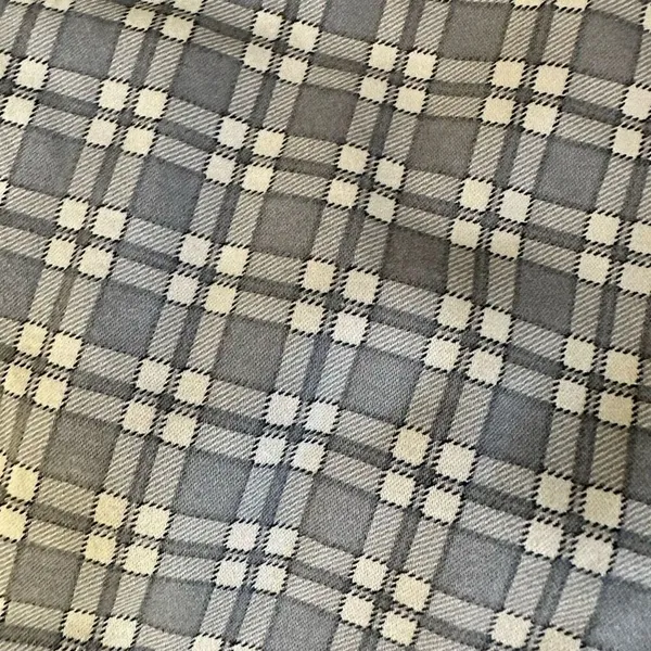 Uniqlo grey check  cropped drawstring pants - Image 10