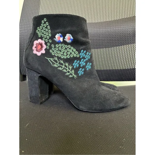 Nanette Lepore Beverly Black Suede Embroidered Short Boots Heels Zip Women's 8 - Image 3