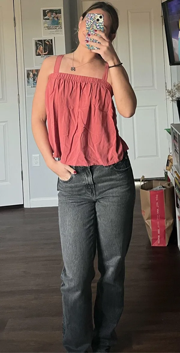 Old navy tank top  - Image 3
