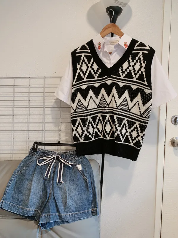 v neck vest - Image 2