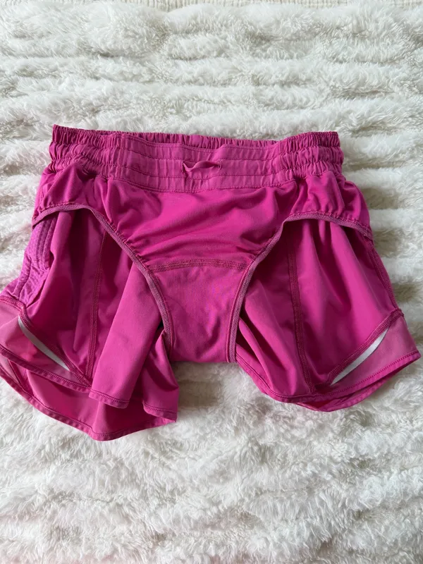 Lululemon Hotty Hot Shorts Sonic Pink 4” Low Rise Size 4 - Image 4
