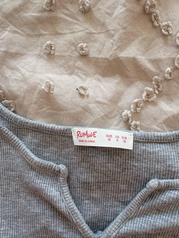 Romwe Short Sleeve Crop - Image 2