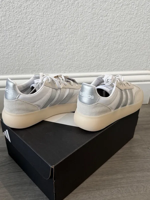 Adidas Women’s Shoes - Image 3