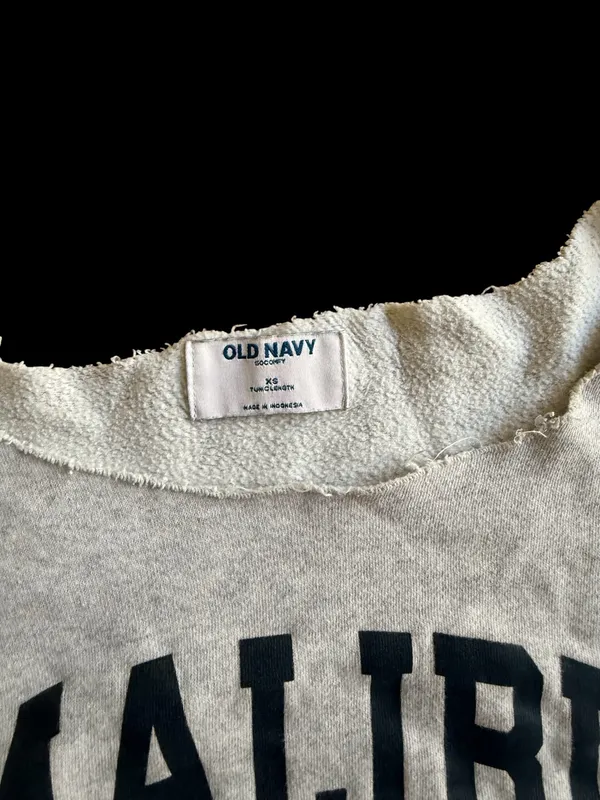 Old Navy Malibu grey sweater - Image 2