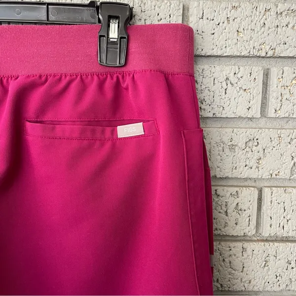 Figs Nepal Skinny Joggers Scrub Pants in Dark Magenta Size Large - Image 4