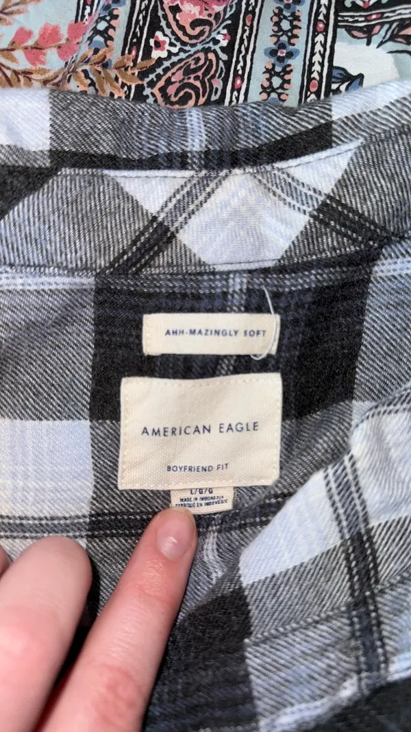 American Eagle Boyfriend Fit Flannel - Image 3