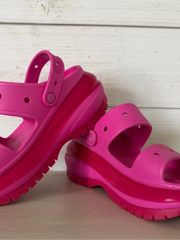 Crocs Classic Mega Crush Sandal Unisex Thick Sole Womens 8 Mens 6 Hot Pink NEW - Image 5