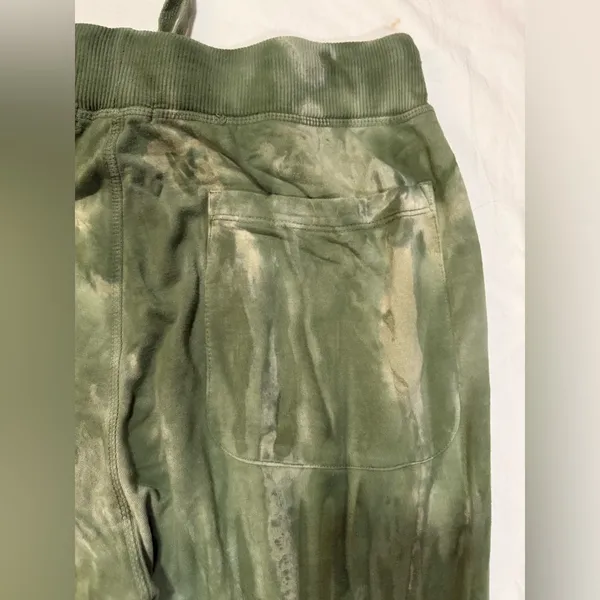 Young, Fabulous, & Broke Green and Cream Ombre Tie Dye Joggers Sweatpants Medium - Image 7