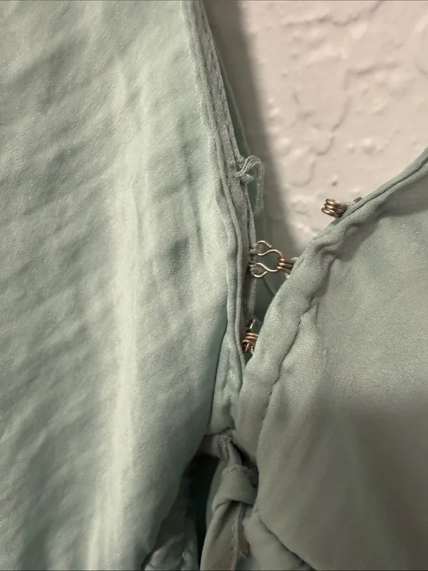 FREE PEOPLE Light Sage Draped V-Neck Top Size Large (Oversized) - Image 6