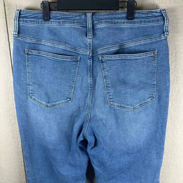 Madewell Cali Demi-Boot Cut Jeans Womens Size 16W Blue Medium Wash Denim Stretch - Image 4