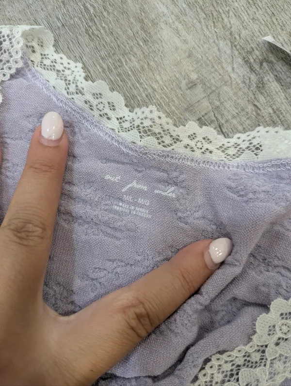 NWT Urban Outfitters Out Form Under Lilac Lace Trim Crop Top Size M/L - Image 3