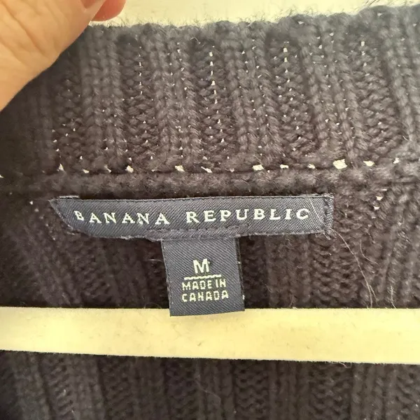 Banana Republic Women’s Medium Black 100% Cotton Vneck Sweater - Image 2