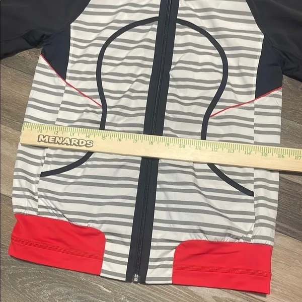 Lululemon Athletica Gray and Black‎ Ski Jacket Size S - Image 9