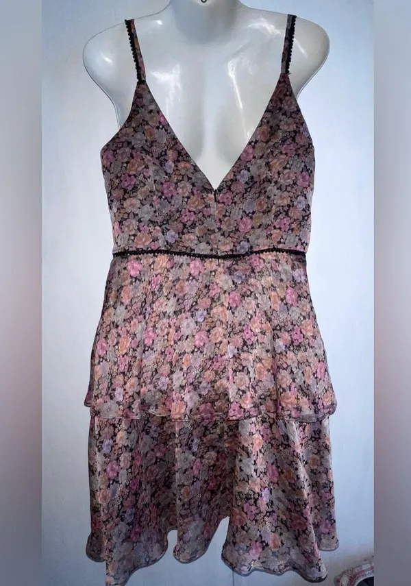 DB Studio Floral V-Neck Sleeveless Dress - Image 7