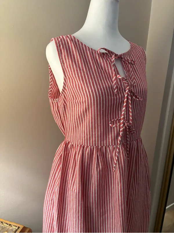 Monteau Dress Women’s Size M Red and White Striped Tie-Neck Top - Image 2