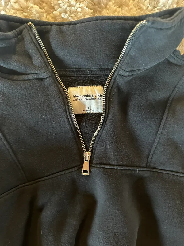Abercrombie Cropped Sweater - Image 3