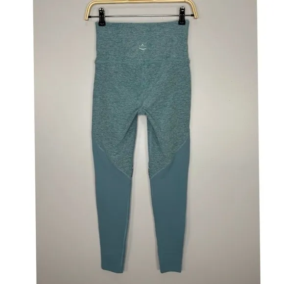 Beyond Yoga High Waist Colorblock Leggings Medium Blue‎ Seamless Stretch Active - Image 6