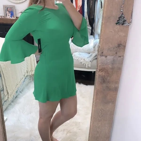 Lulus Kelly green dress new with tags size small - Image 3