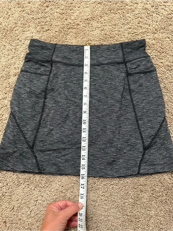 Athleta Excursion Skort Skirt Women's Size Small Pull On Charcoal Gray Pockets - Image 3